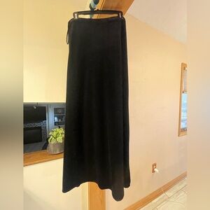 NWOT Alex Evening Elegant Black Velvet Skirt LG